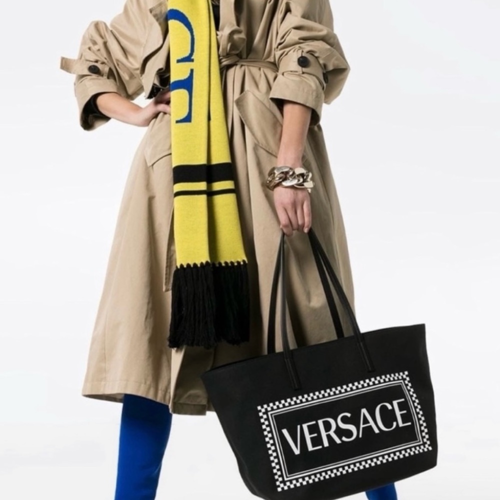 🖤🖤🖤 VERSACE Tote Authentic